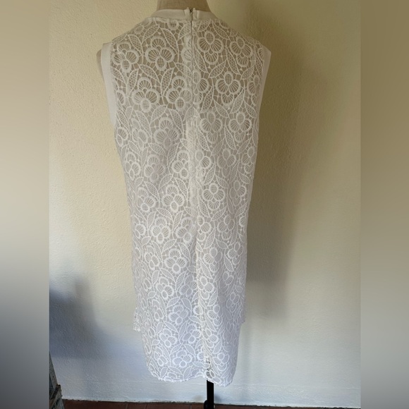 White Embroidered dress with ITALIA IS LOVE design featuring highlights of Italy - Picture 7 of 9